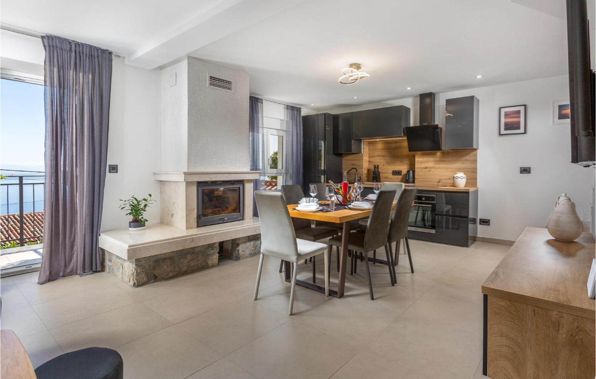Beautiful In With Kitchen *