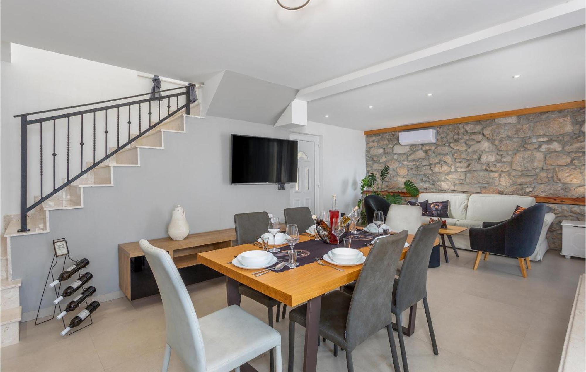 Beautiful In With Kitchen